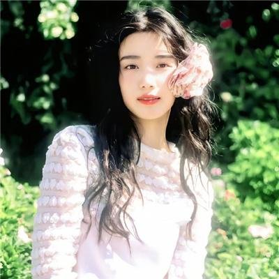 穿着旗袍的女孩